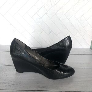 Bandolino - Black croc wedges - size 7.5